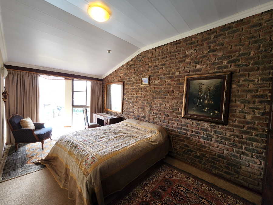 5 Bedroom Property for Sale in Mooivallei Park North West